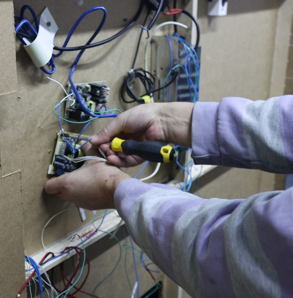 Ремонт електроники макета